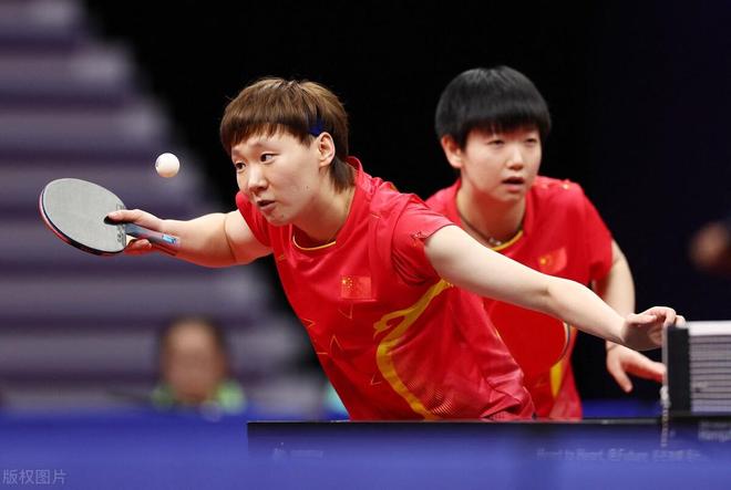 而在这种背 而在这种背